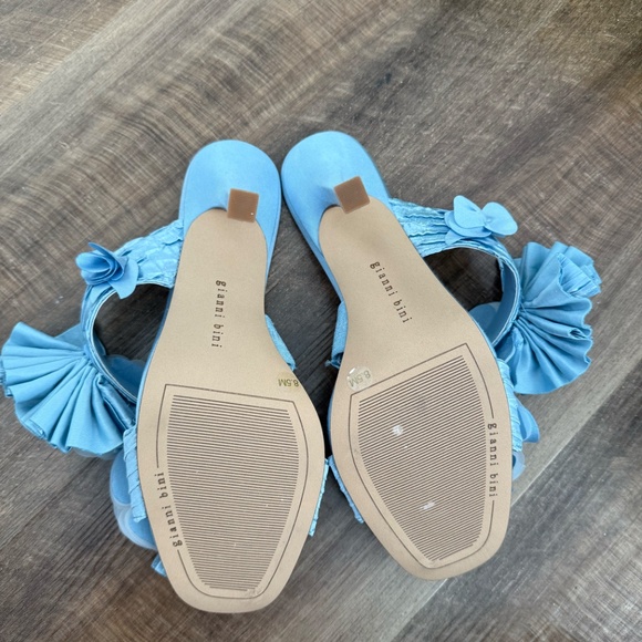 Gianni Bini Hardaway Ruffle Blue Flower Dress Heel 8/12 Sandals - Picture 6 of 7